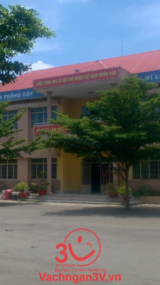  thi công vách ngăn vệ sinh 