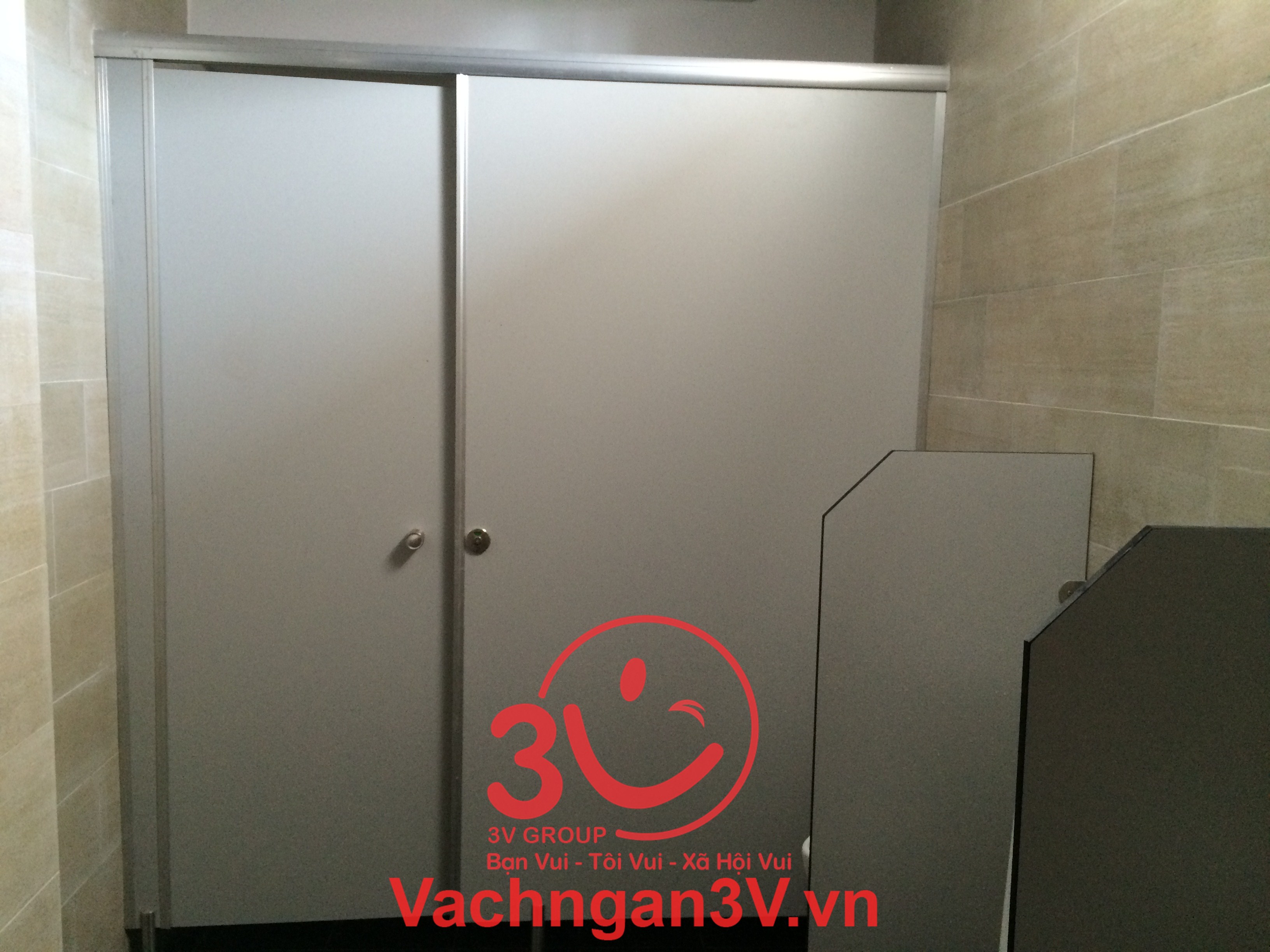  vách ngăn vệ sinh compact HPL 