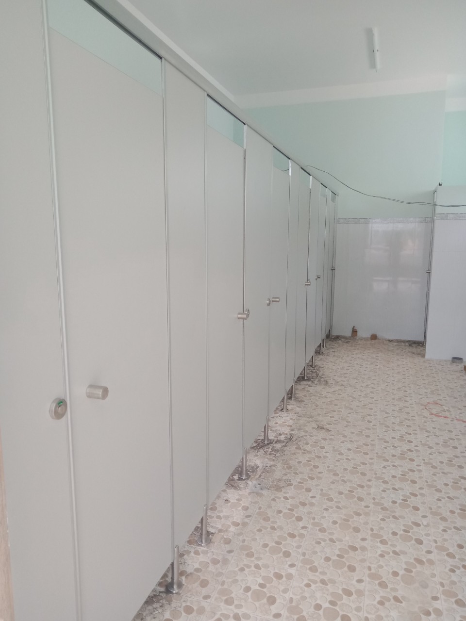 Tiêu chuẩn bàn giao vách ngăn vệ sinh compact