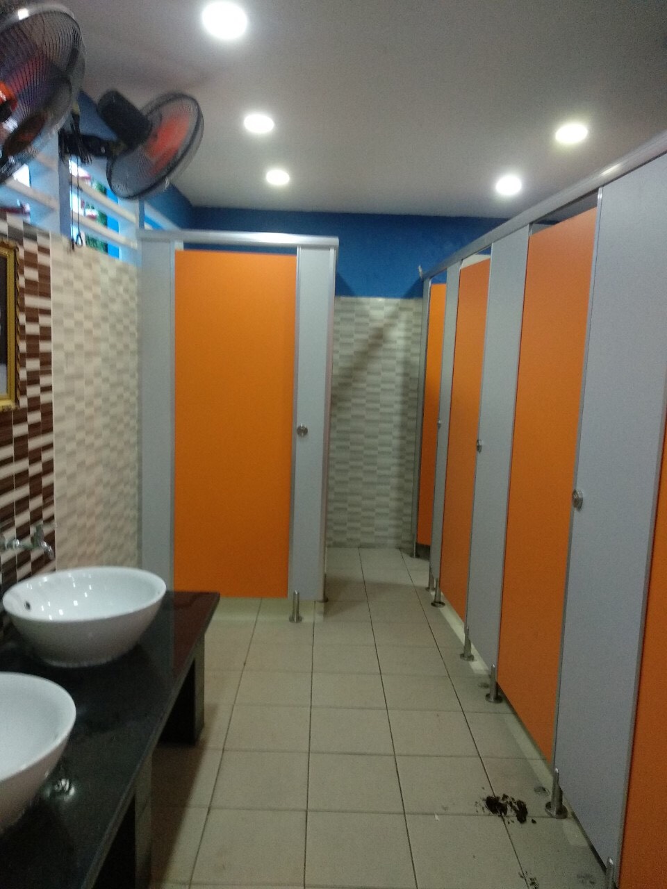 báo giá vách ngăn wc hiện nay